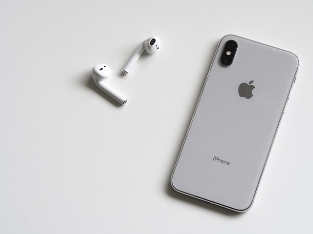 iphone airpods